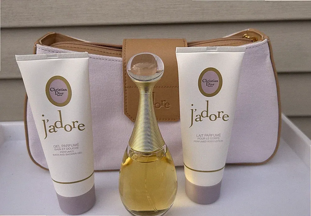 Dior J'adore EDP 1.7 oz Spray Perfume for Women With Lotion Body Wash Clutch Set