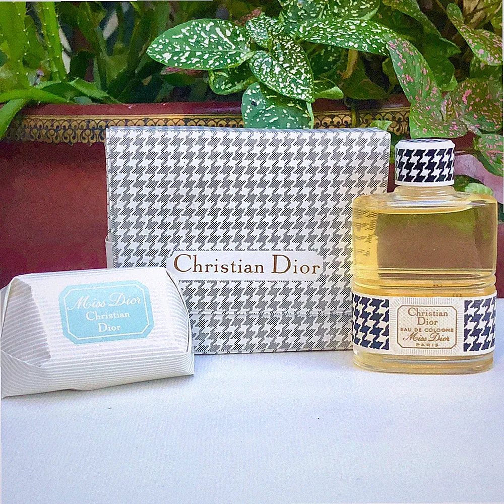 💝Vintage 1970s MISS DIOR EDC 1oz Perfume +Mini Soap Christian Dior Gift Set NOS